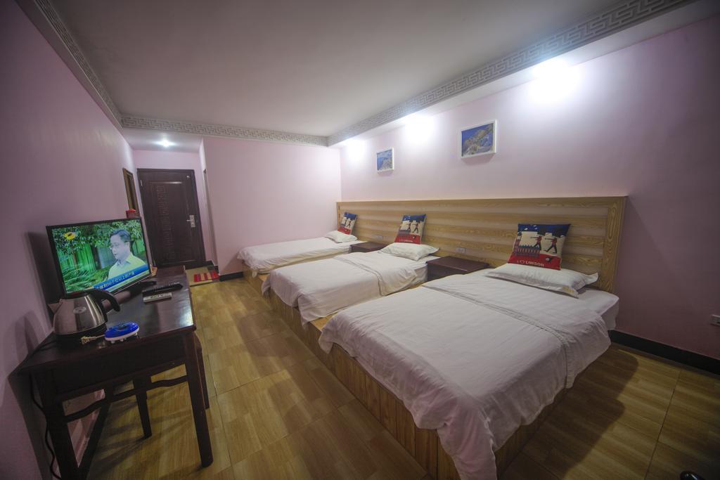 Fawlty Towers Hotel Yangshuo Δωμάτιο φωτογραφία